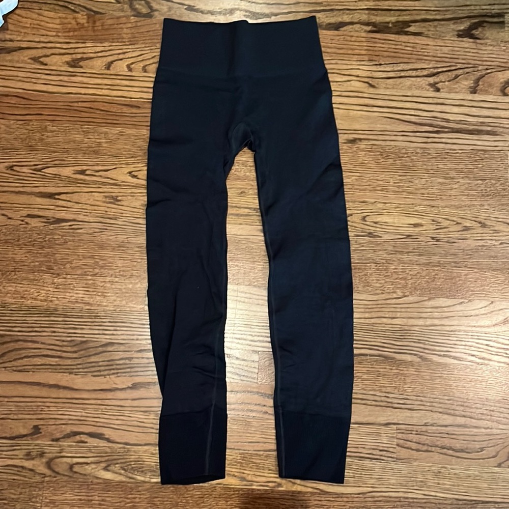 Lululemon seamless legging size 4. Charcoal/black color.